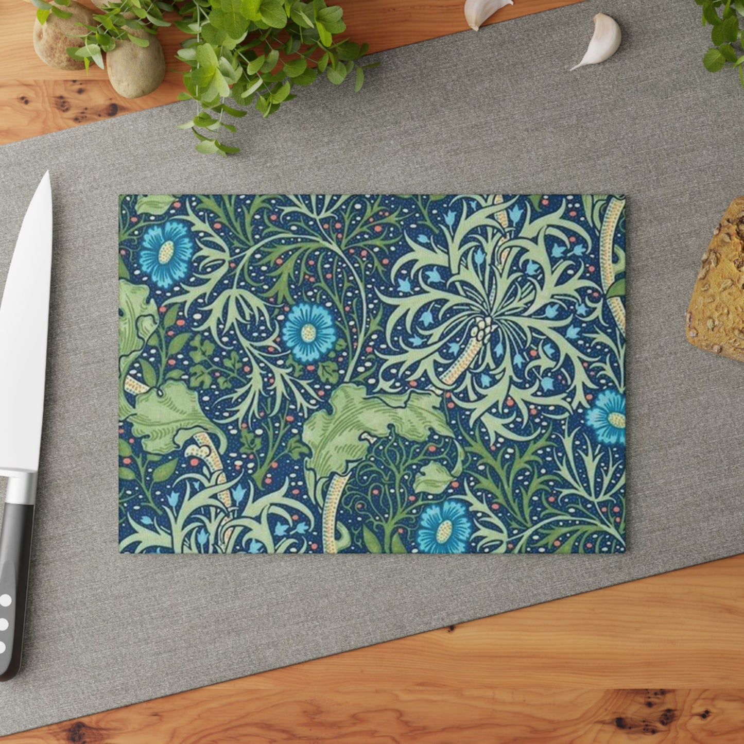 William Morris Seaweed Glass Cutting Board